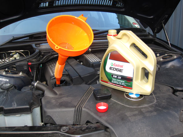 BMW e46 Fill Oil